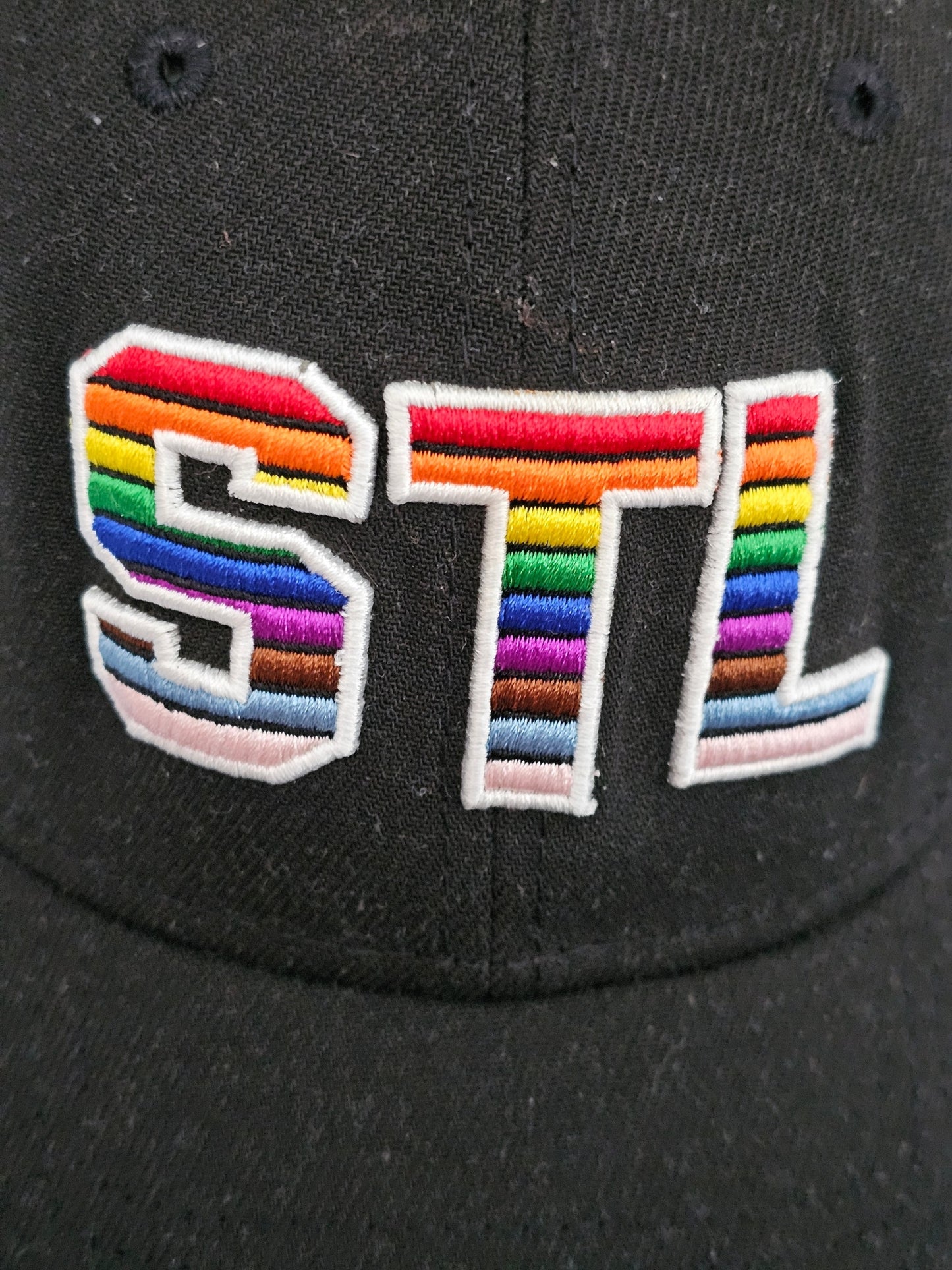 New Era x St. Louis City SC – MLS Pride Edition 39THIRTY Cap 🏳️‍🌈 L/XL