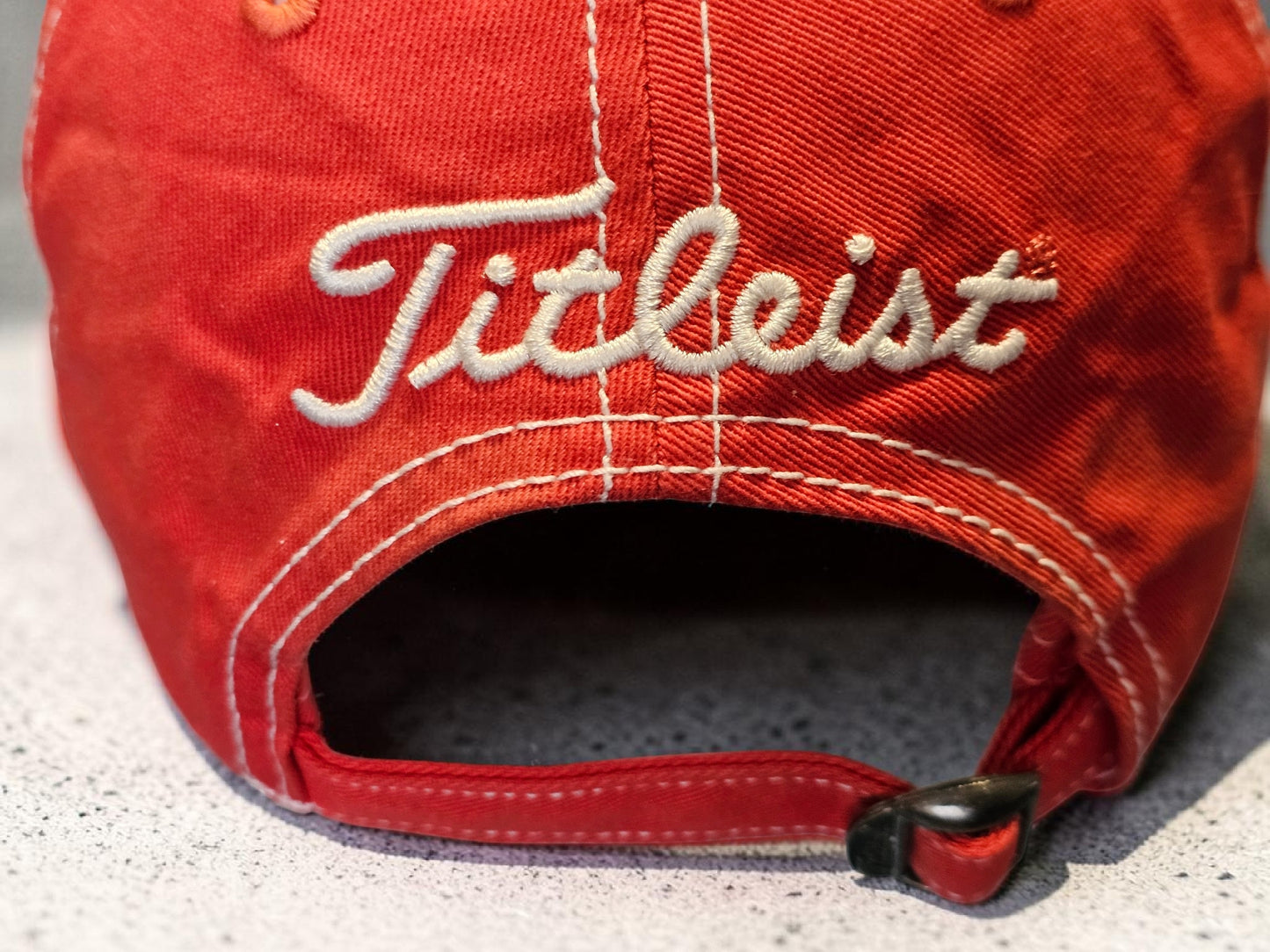 🧢 Titleist Golf Cap – Vintage Style Pro V1 & FootJoy Edition