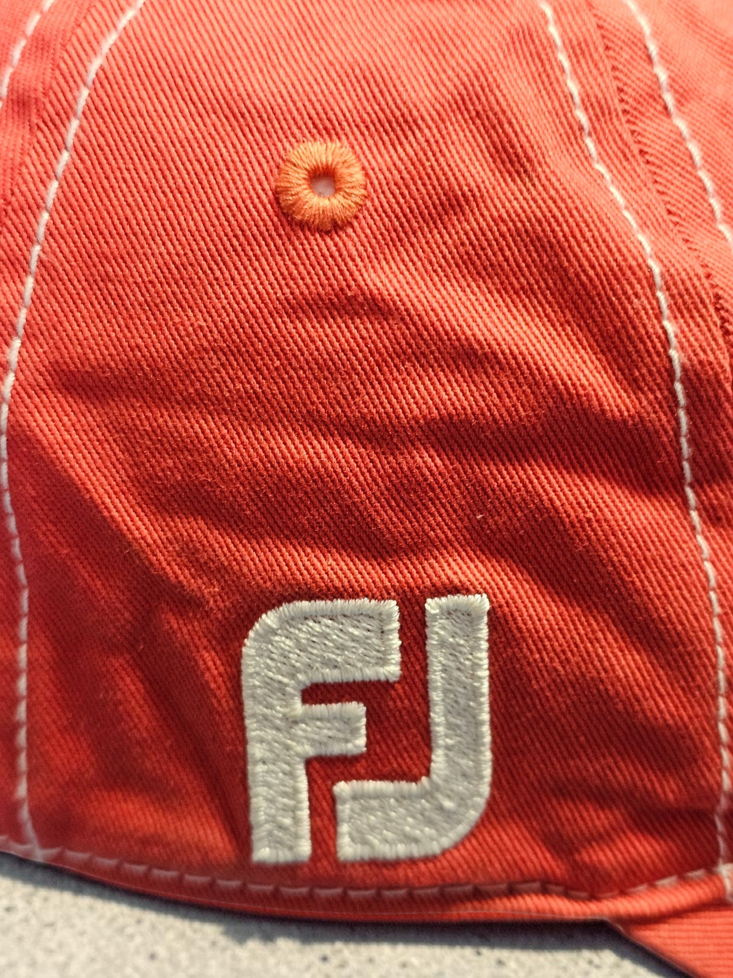 🧢 Titleist Golf Cap – Vintage Style Pro V1 & FootJoy Edition