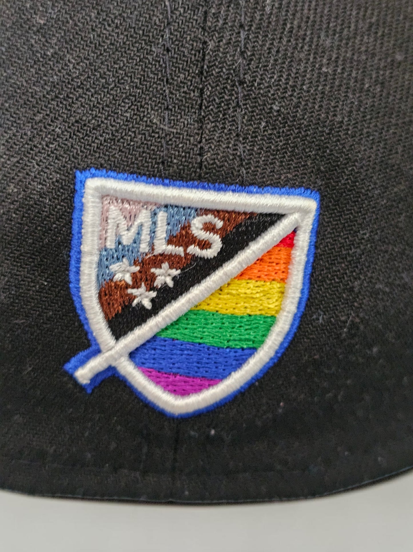 New Era x St. Louis City SC – MLS Pride Edition 39THIRTY Cap 🏳️‍🌈 L/XL