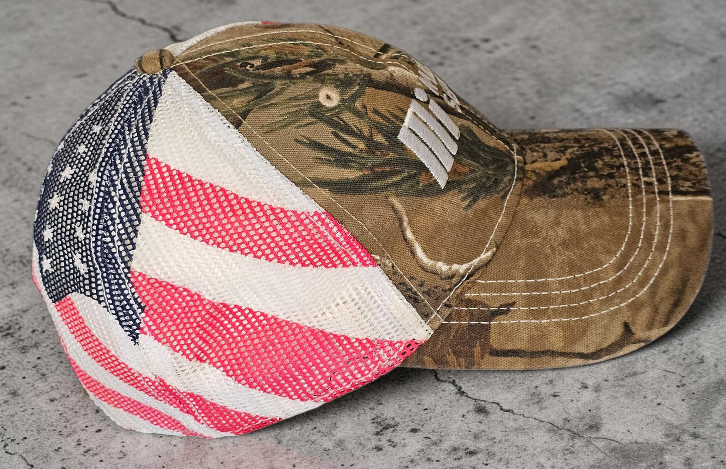 🧢 Vintage Trucker Cap – Camouflage & US-Flaggen-Design🇺🇸